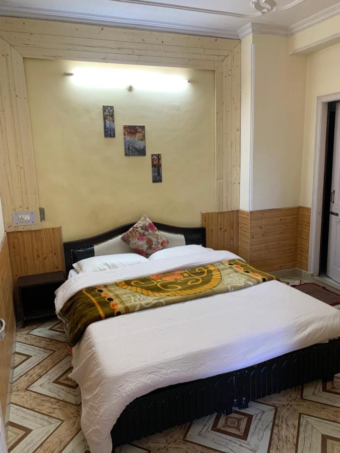 Shimla Regency Hotell Exteriör bild